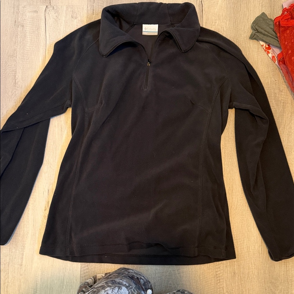 Columbia Black Long-Sleeve Pullover